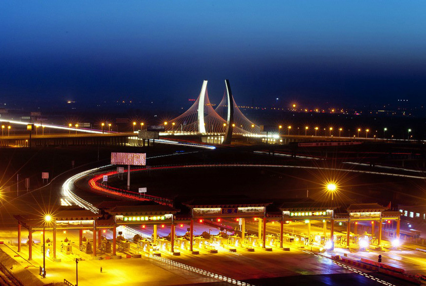 保定师生大会隆重召开，尊敬领导与师生共聚一堂